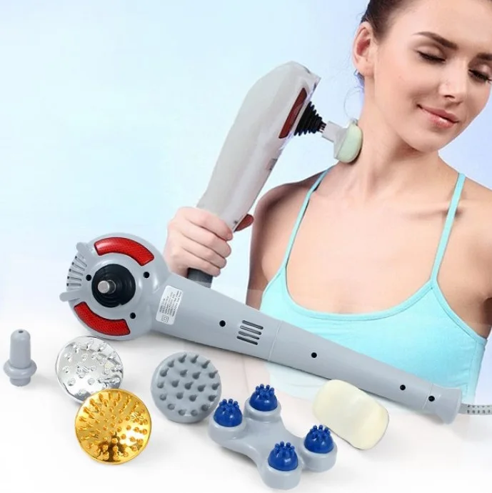 Phụ nữ sử dụng máy massage cầm tay King Massage giảm đau mỏi đốt sống cổ